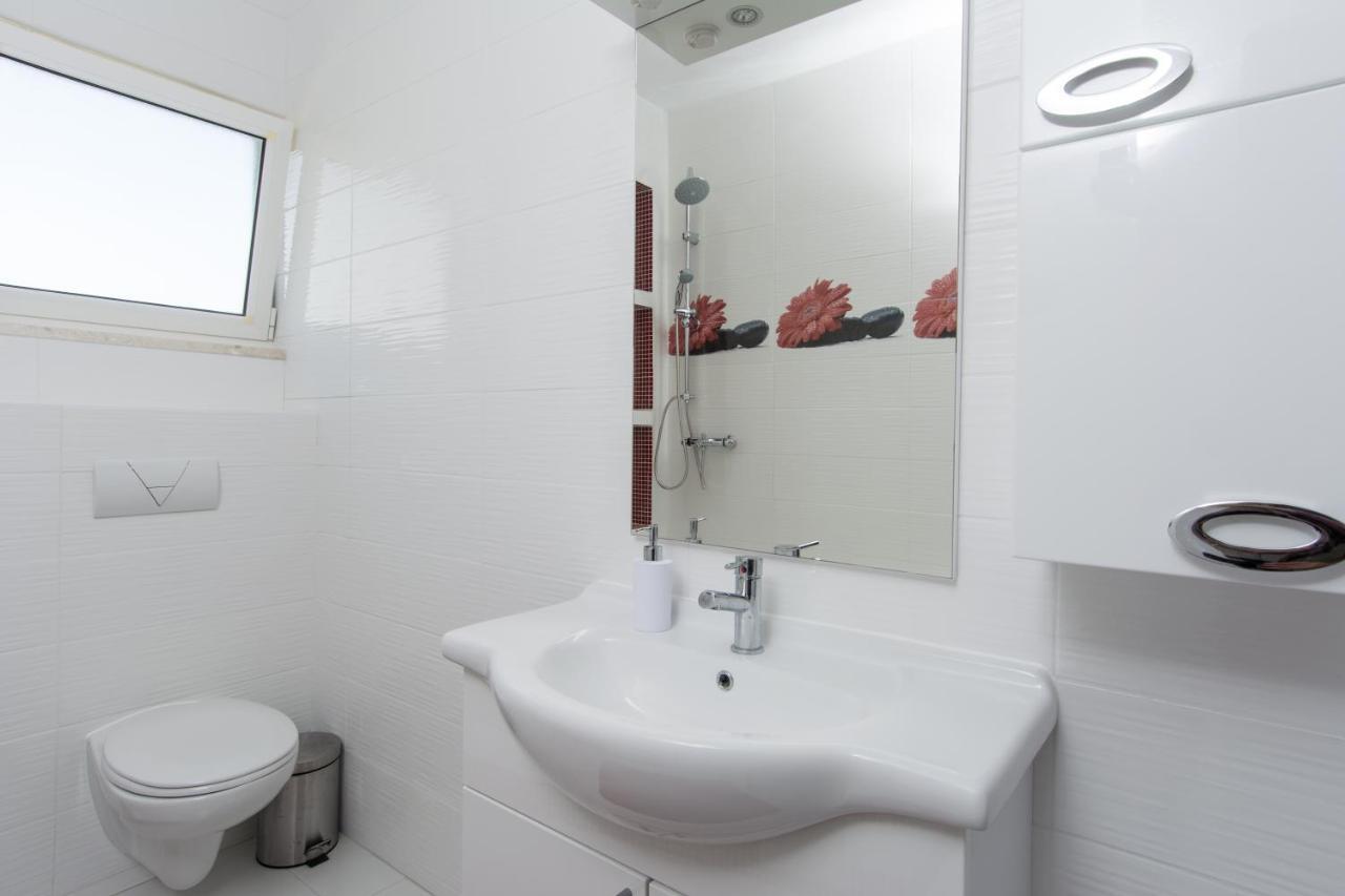 Lux Apartman S Pogledom Na More 트로기르 외부 사진